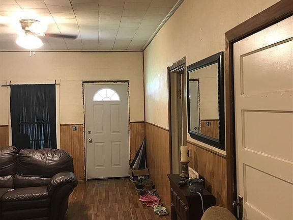 3rd image of 205 Easy St