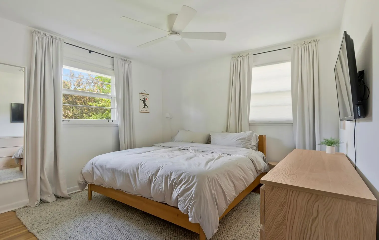 3 bed, 1.5 bath, 1113 sqft, $2,350 — Photo 4