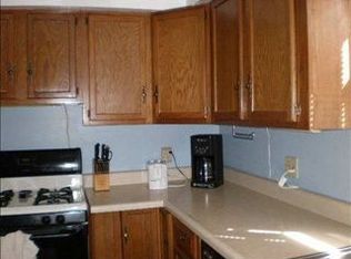 25084 Maywood St, Woodhaven, MI 48183