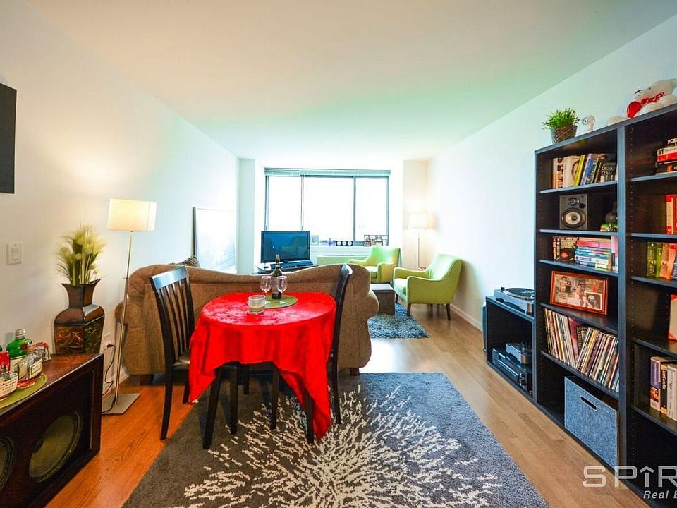 1st image of 4720 Center Blvd APT 1709