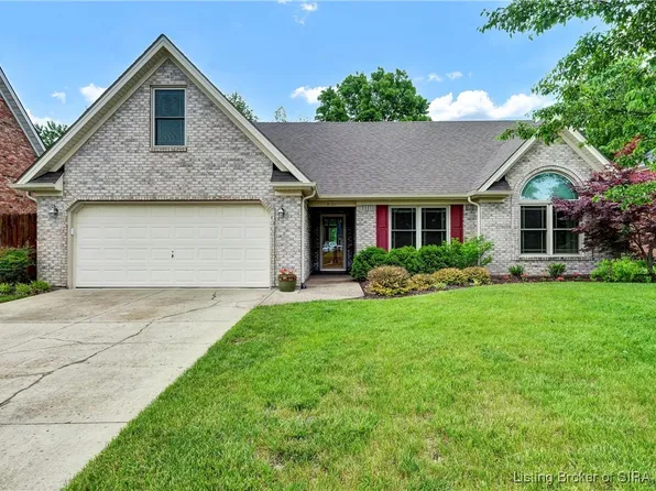 4121 Lakeside Drive, Sellersburg, IN 47172