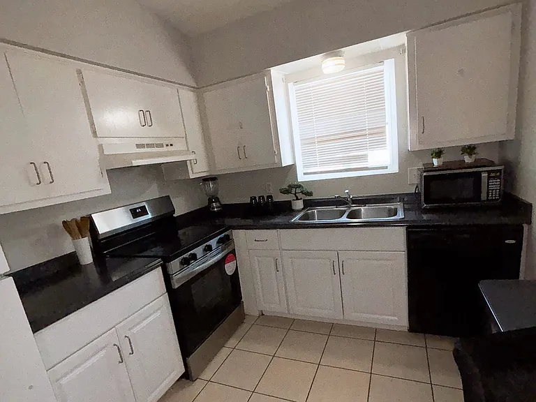 1710 E 5th Ave #202 — Photo 7