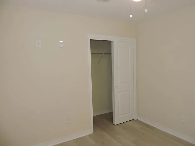 1000 Polk Ave — Photo 17