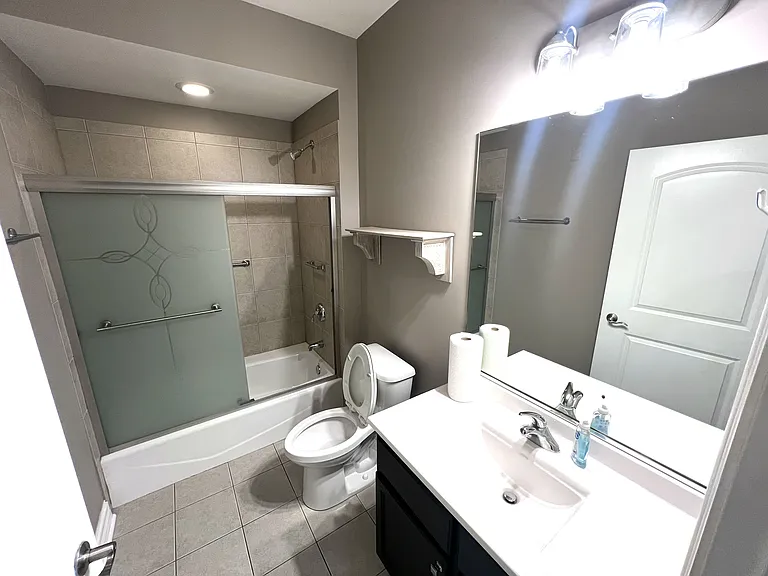 3630 N Harlem Ave #411 — Photo 14