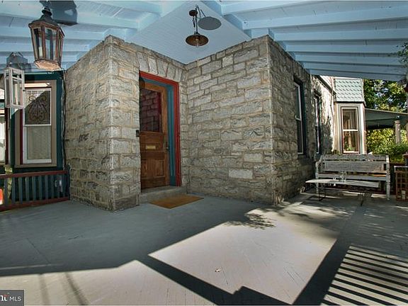 3rd image of 83 E Greenwood Ave