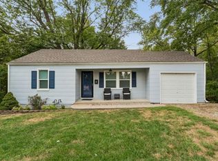 2 Eavey Cir, Harrisonville, MO 64701