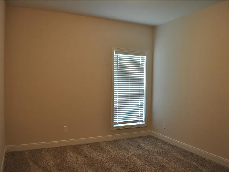 2502 Majestic Oaks Ct — Photo 23