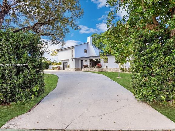 2nd image of 9005 SW 56th St