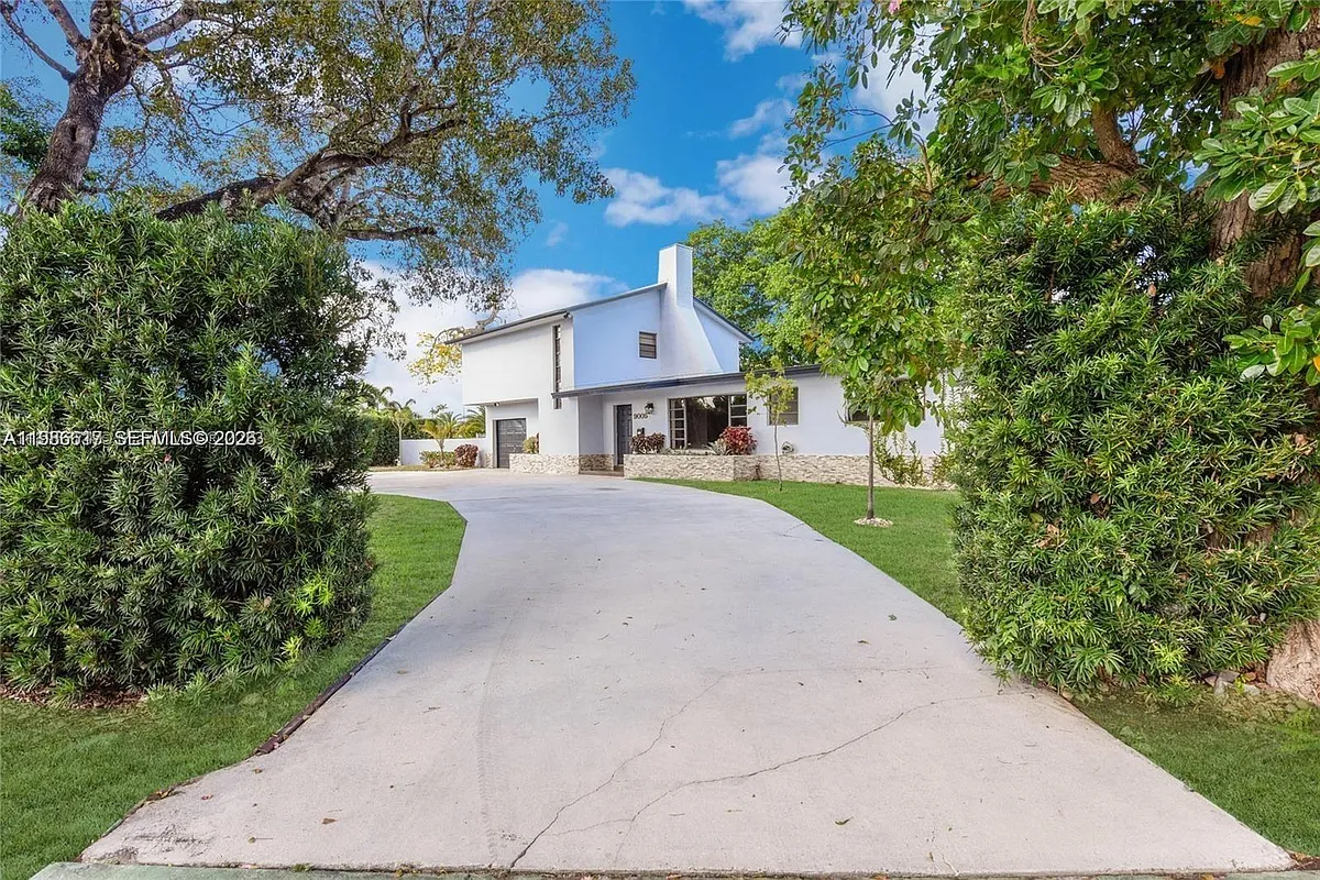 Building Photo - 9005 SW 56th St #0