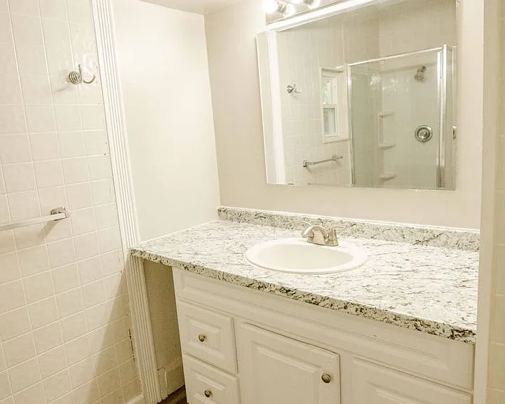 932 Turner Ave — Photo 9