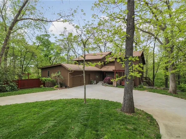12 Woodland Trl, Warrensburg, MO 64093