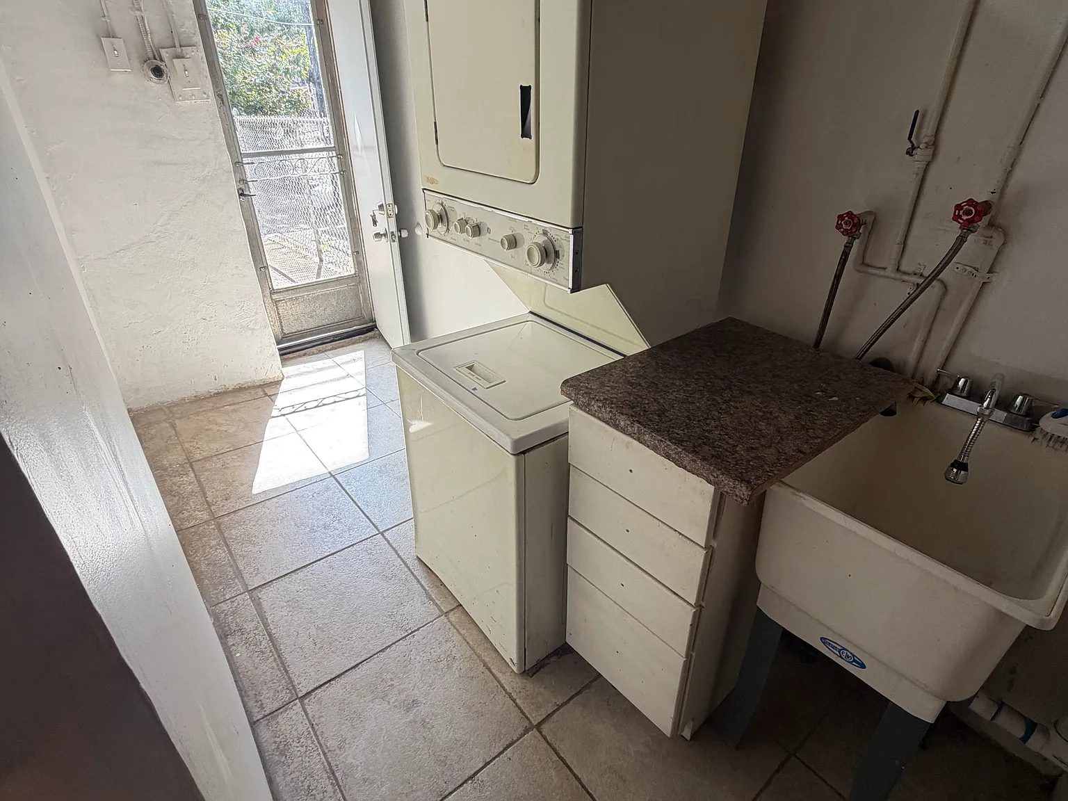 Studio, 550 sqft, $750 — Photo 3