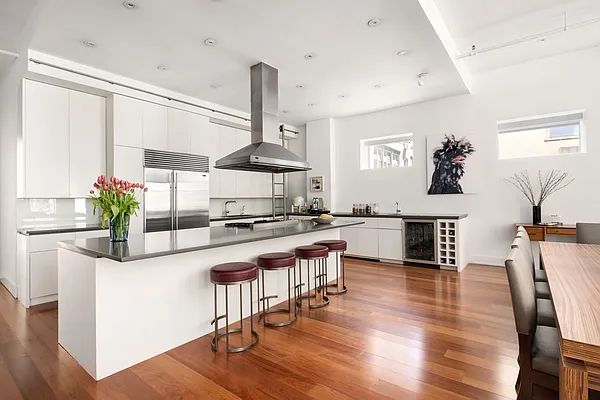 Rented by Nest Seekers International | media 23