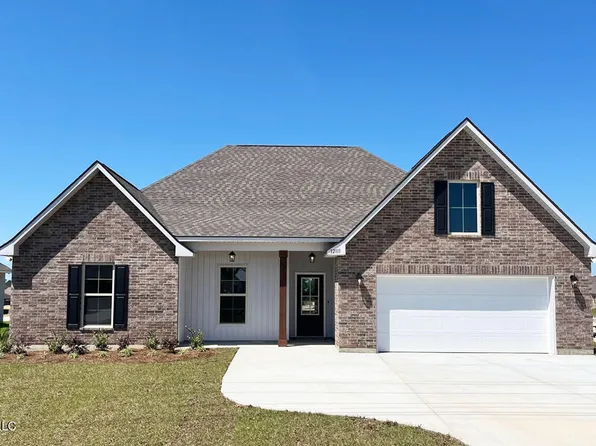 12111 Walker Rd, Ocean Springs, MS 39564