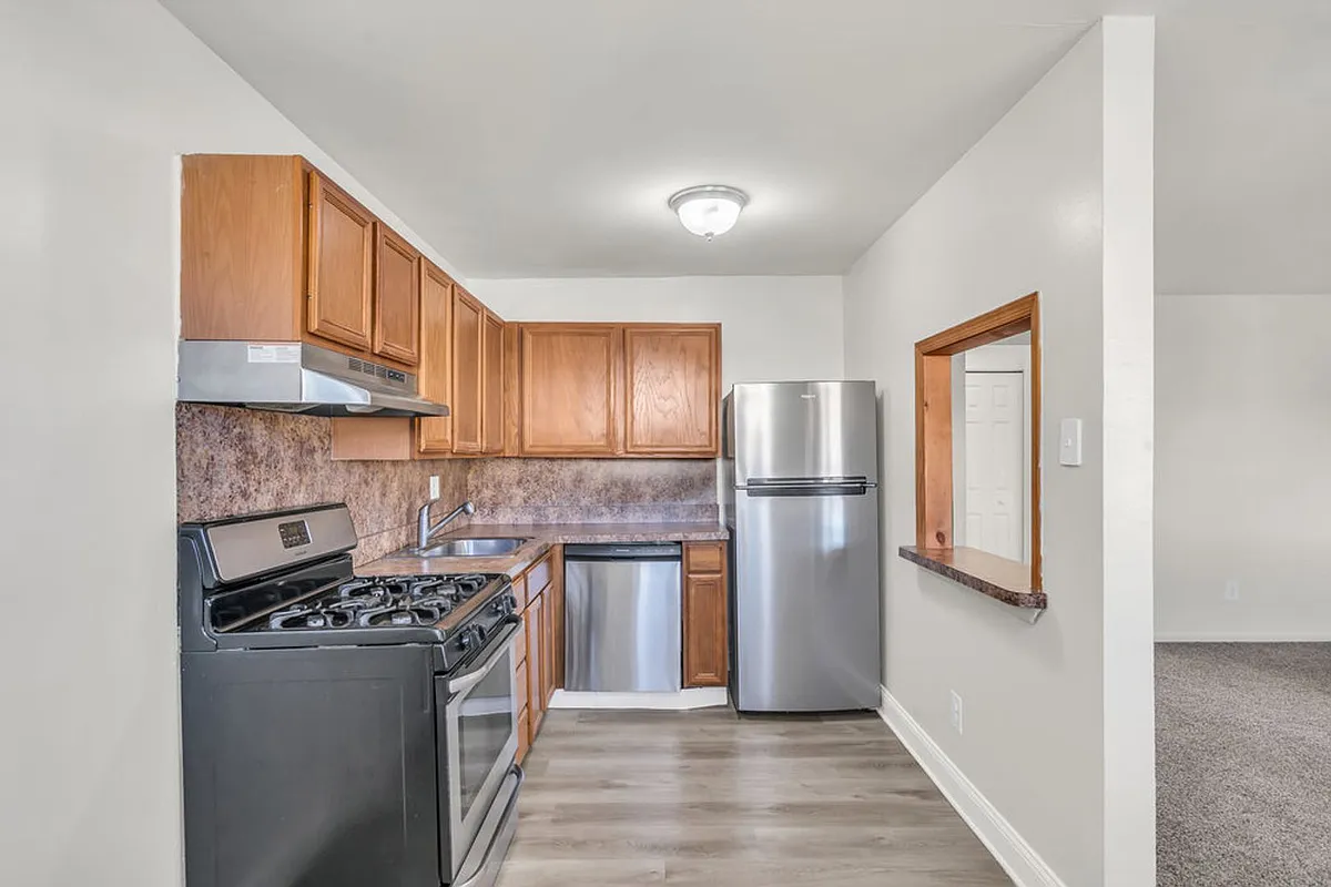 Building Photo - Laurelton Village Apartments
