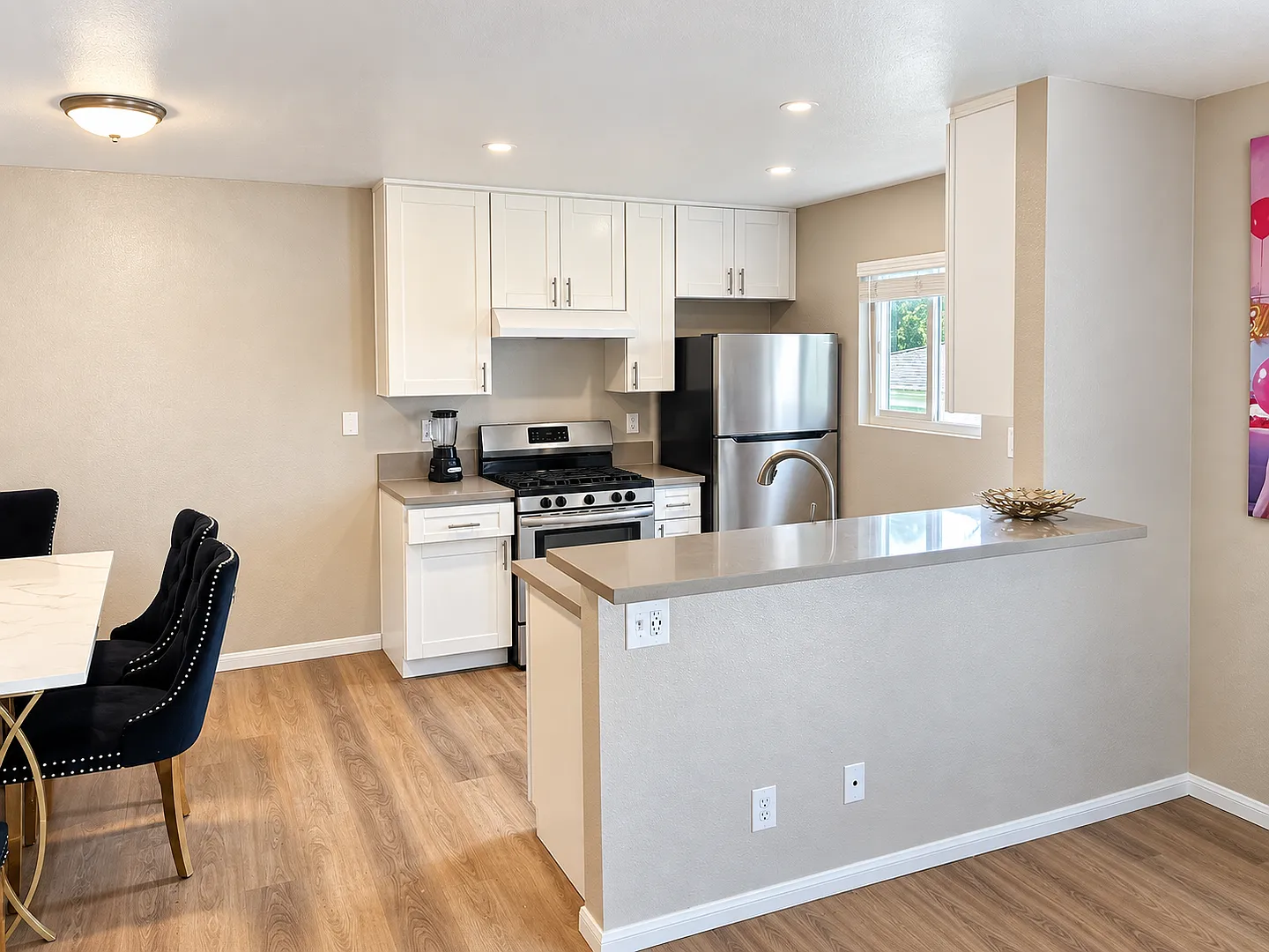 3746 Swift Ave — Photo 3