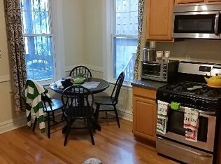 1025 W Diversey Pkwy, Chicago, IL 60614