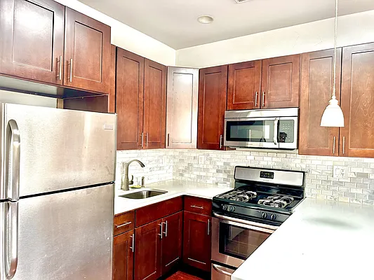 Rented by R New York | media 2