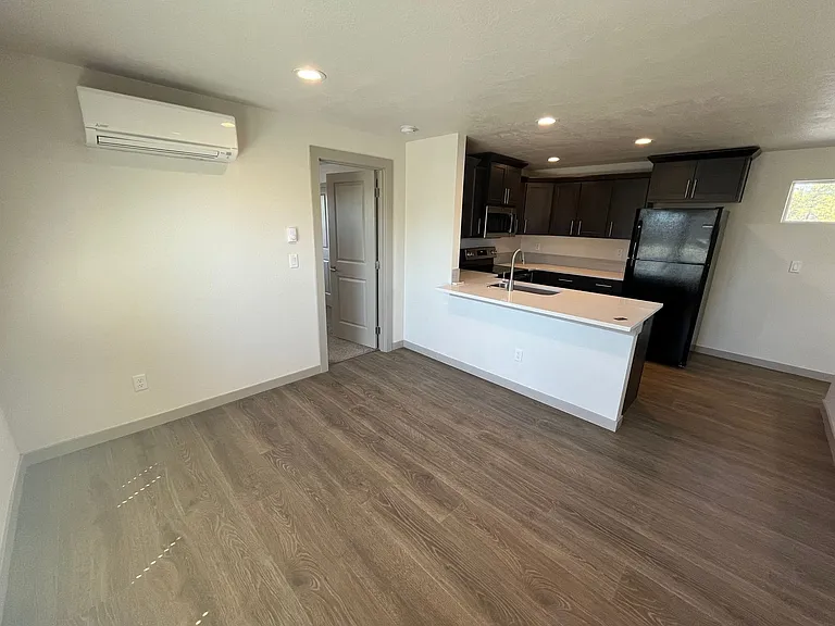50 NE Cessna Dr #2 — Photo 3