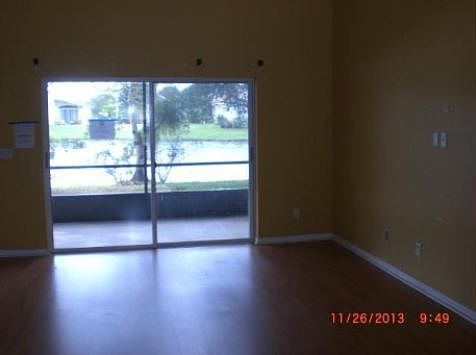 3rd image of 835 NW Greenwich Ct