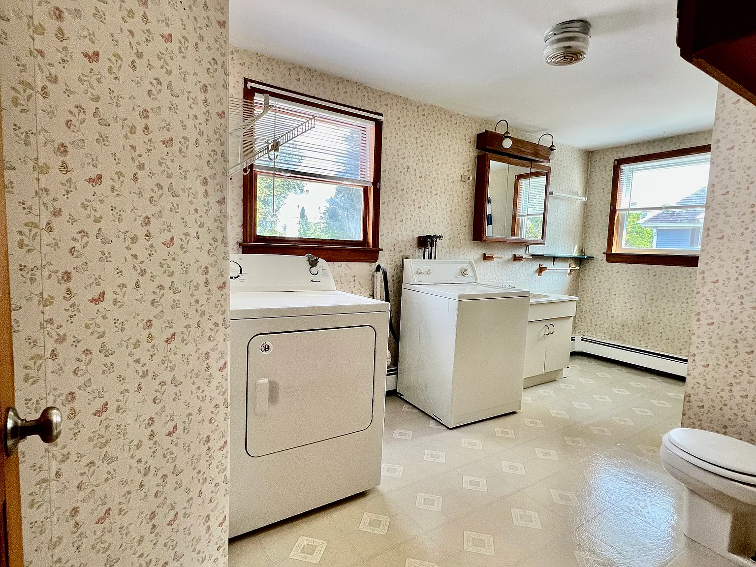 2 bed, 1350 sqft, $2,000 — Photo 2