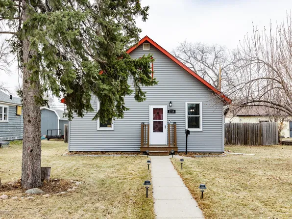 1719 4th St N, Fargo, ND 58102