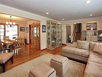 3rd image of 5 Birchwood Dr