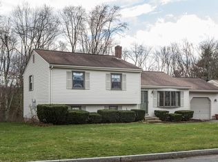 128 Tamarack Dr, Springfield, MA 01129