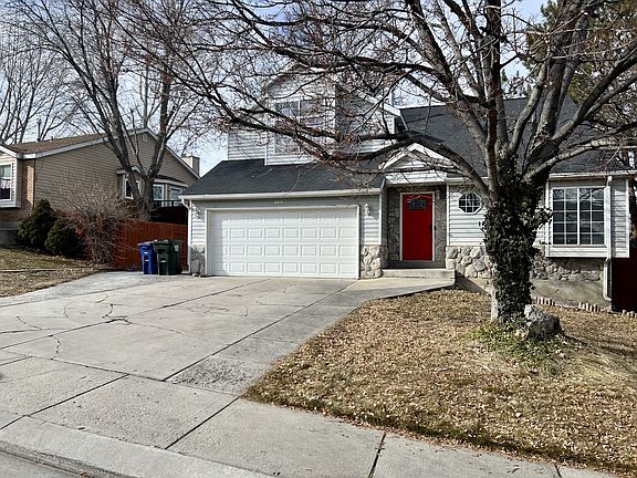 2nd image of 2211 Sierra Dr