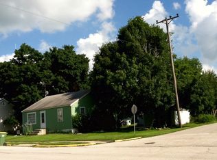 108 W Main St, Heyworth, IL 61745