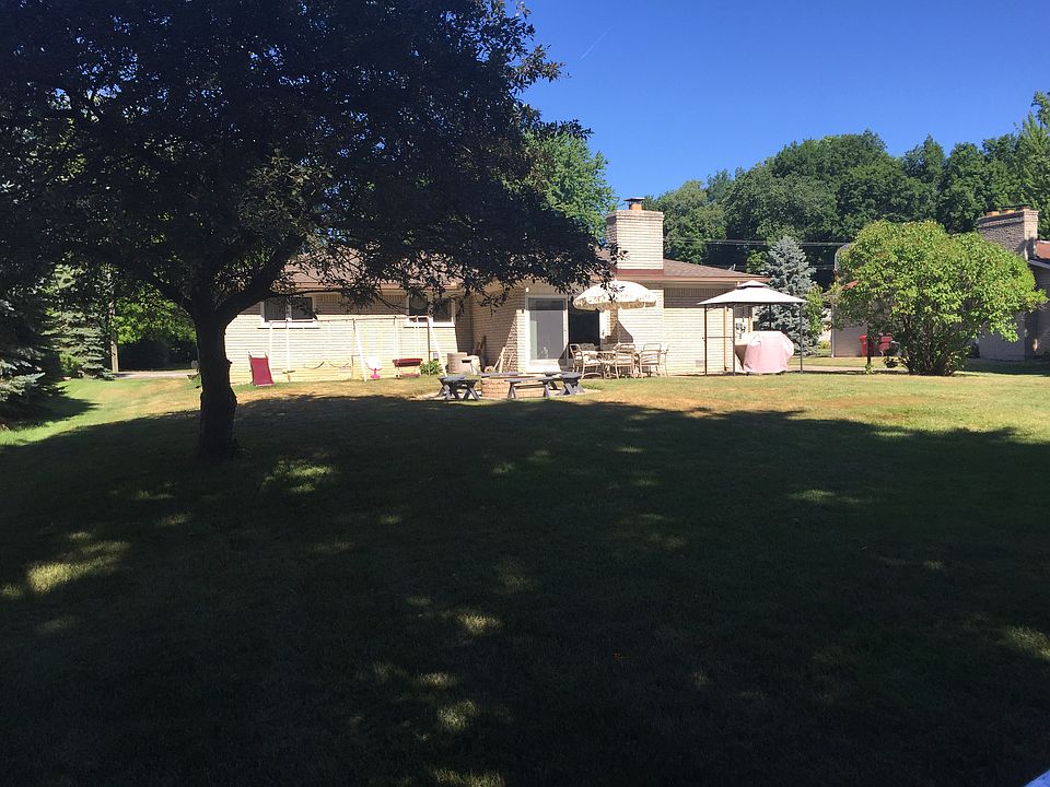 1st image of 38670 Townhall St