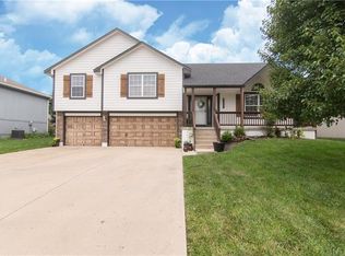 1108 NW Long Dr, Grain Valley, MO 64029