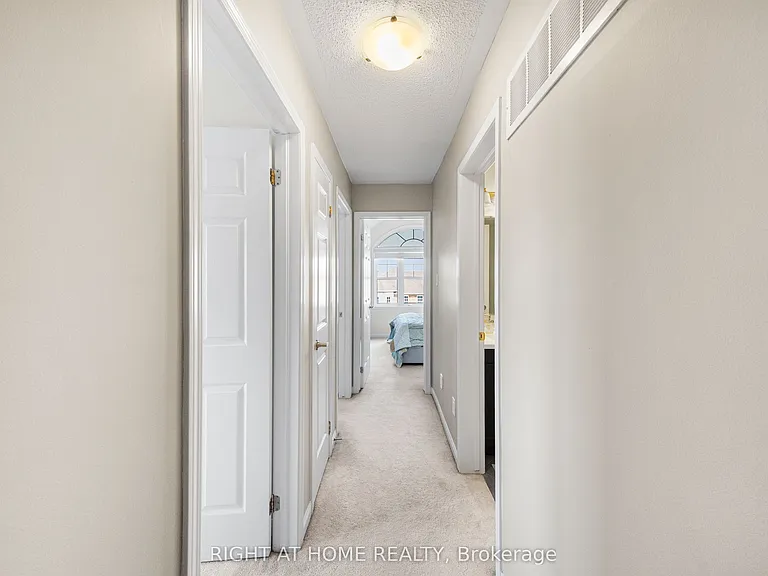 291 Woodley Cres — Photo 21