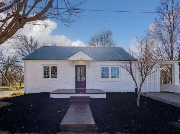 202 Quigley St, Cave City, KY 42127