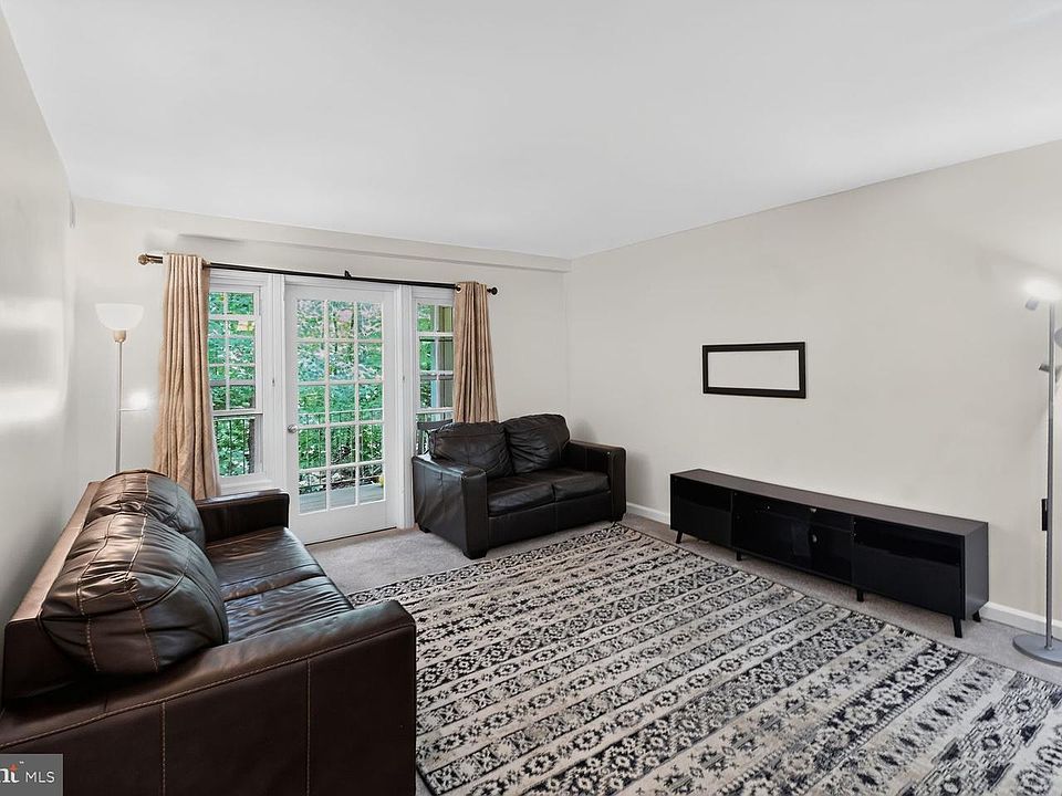1st image of 5900 Kingsford Rd APT C