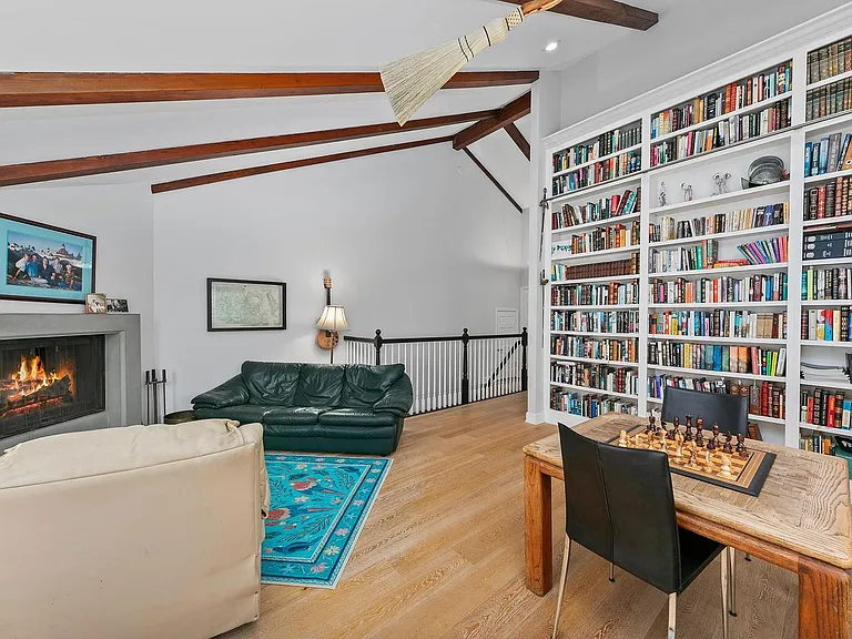 250 Soledad Place — Photo 22