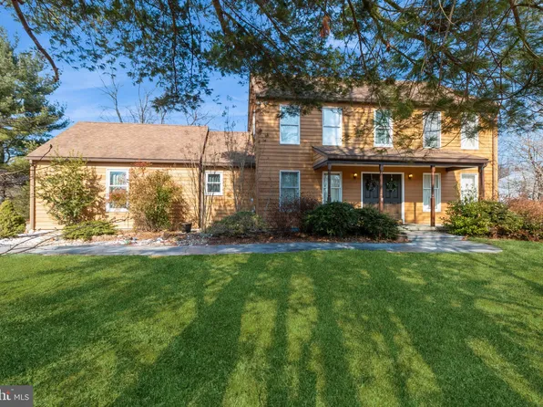 541 Hereford Ln, Mickleton, NJ 08056