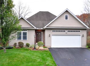 415 Tributary Ln, Windsor, CT 06095