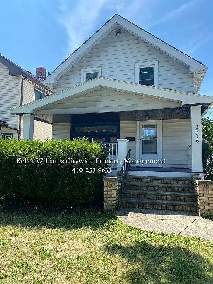 3716 W 136th St photo 1