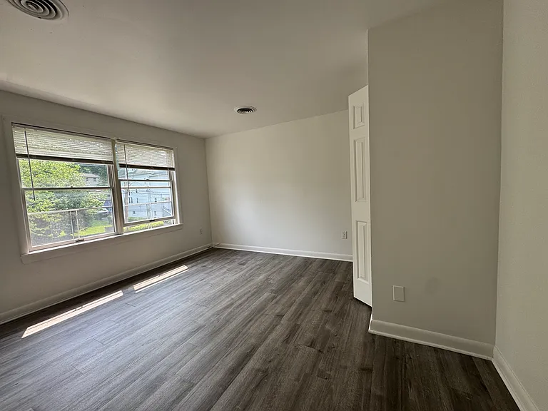 19 Rosedale Ave #2 — Photo 8