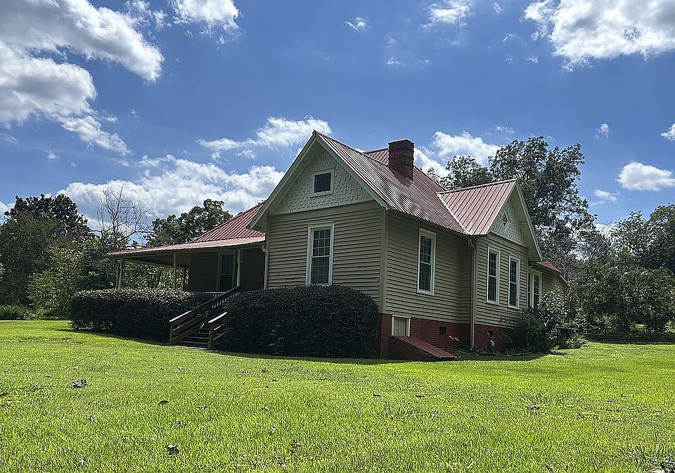 1st image of 300 S Bomar Ave