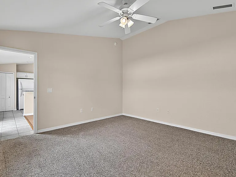 9 Lytton Ln — Photo 34