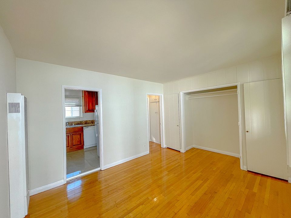2nd image of 10426 1/2 Eastborne Ave #10426