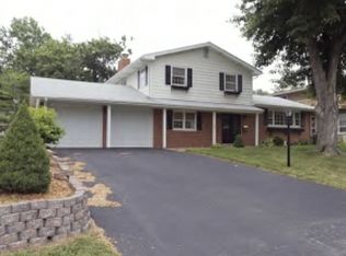 130 S Elder Ln, Decatur, IL 62522