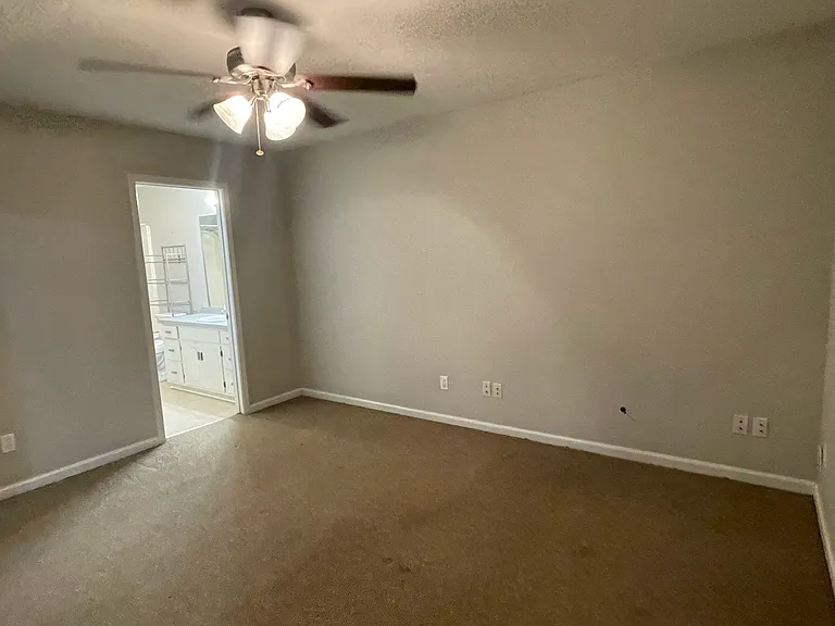 128 Red Rose Dr — Photo 3