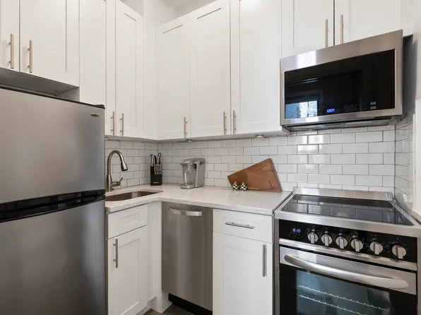 25 West 64th Street 4F image 4 of 4