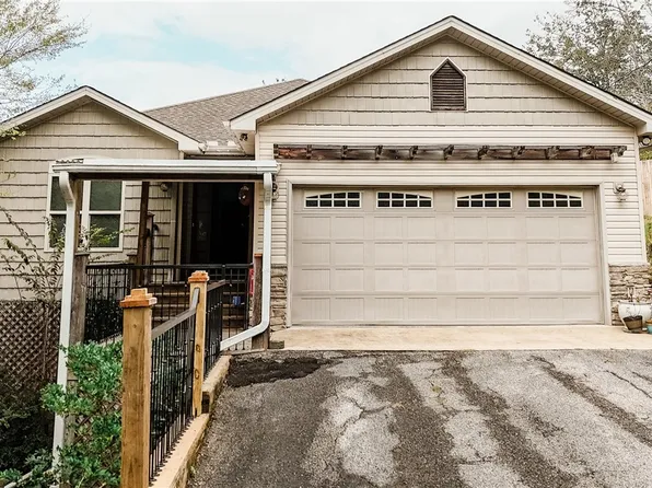 16860 N River Shores Rd, Northport, AL 35475