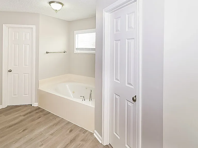 1776 Lichfield Ct — Photo 12