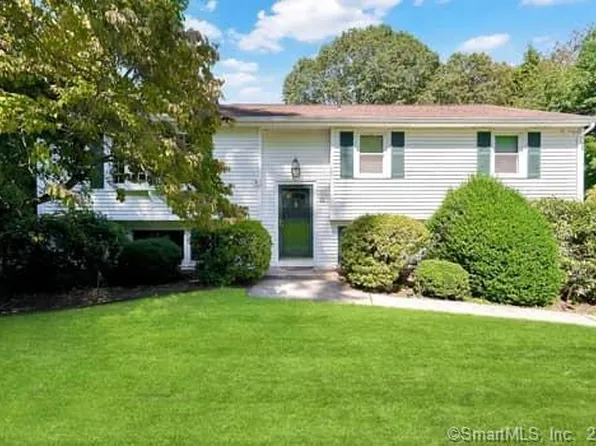 22 Mcnabola Lane, Wallingford, CT 06492