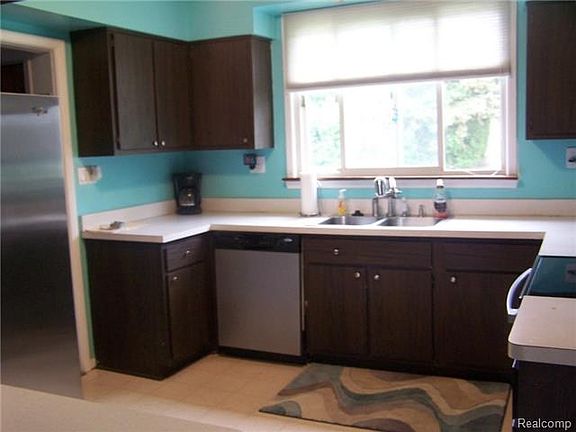 5th image of 513 N 10th St